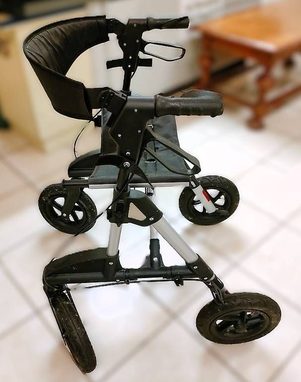 Aides à la marche: Sehr guter Rollator "Lösch", Modell TABAS-S – D'occasion à Rheineck par han_c85z 4