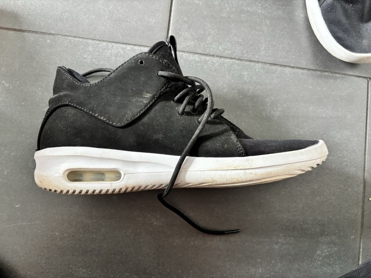 Jordan Scarpe da uomo: Jordan Flight Runner 2 Noir/Blanc, taille 43 – Usato da La Chaux-de-Fonds venduto da Elora237 2