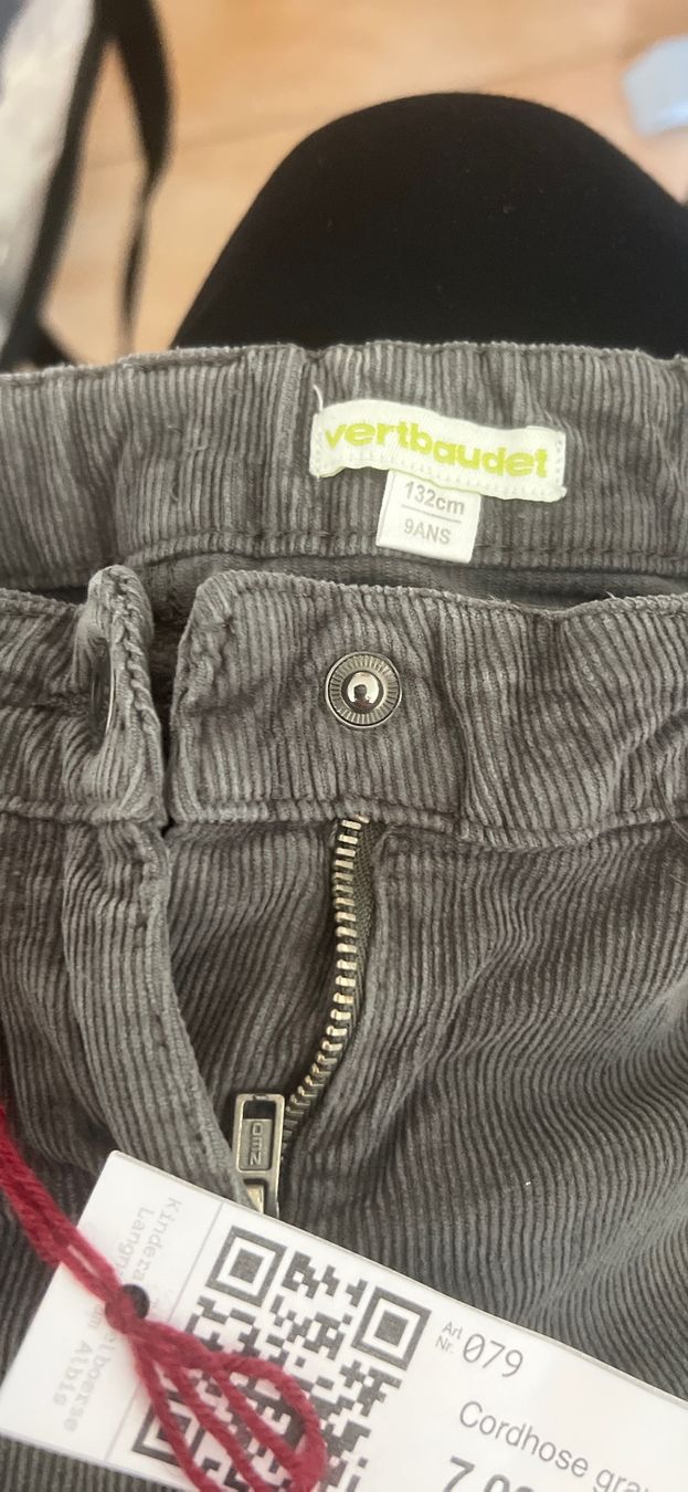 Pantaloni: Cordhose grau gr.128 – Usato da Langnau am Albis venduto da dodi83 2