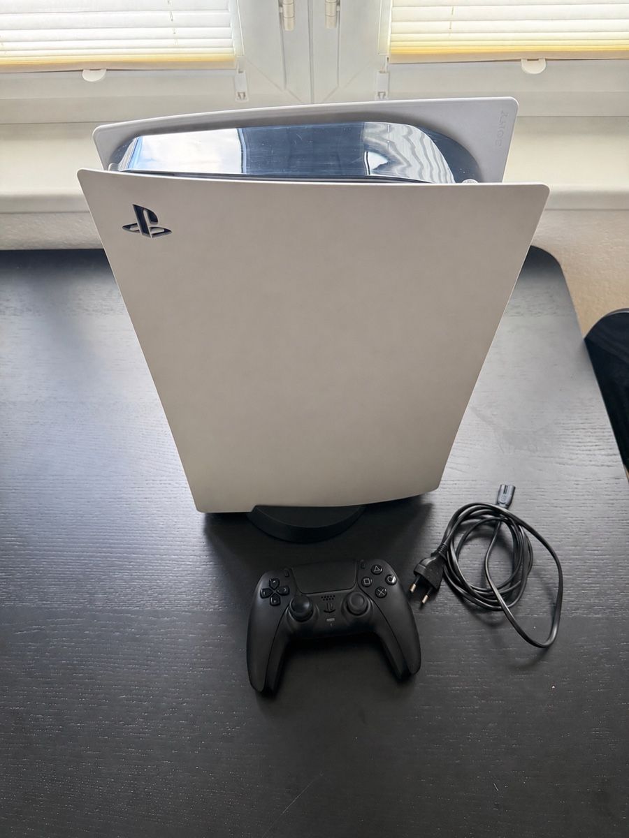 Sony Consoles: Playstation 5 Konsole inkl. Controller – D'occasion à Rickenbach ZH par mar_7myv