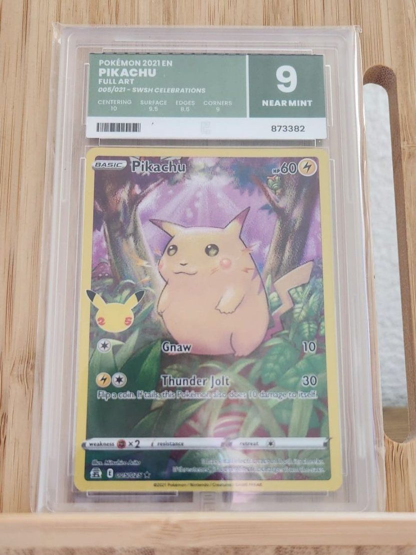 Pokémon Carte collezionabili: Pikachu Celebrations n°005 - Pure Grading 9 – Nuovo e nell'imballaggio originale da Moutier venduto da tom_9zxw