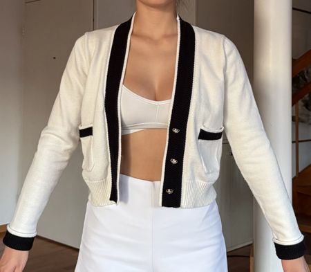 Chic cropped cardigan - size S