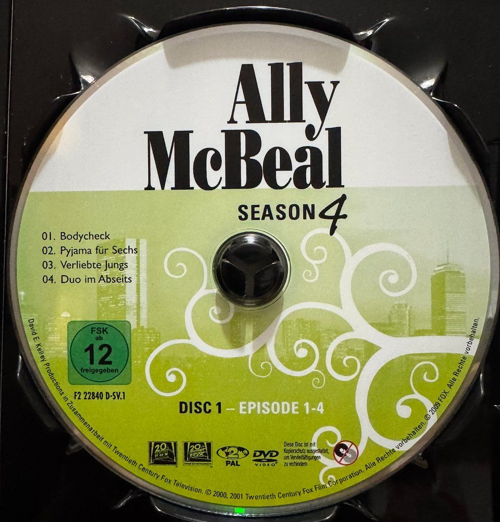 Tutti i DVDs: 6 DVDs  ALLY McBEAL - SEASON 4 – Usato da Wisen venduto da gigisna 1