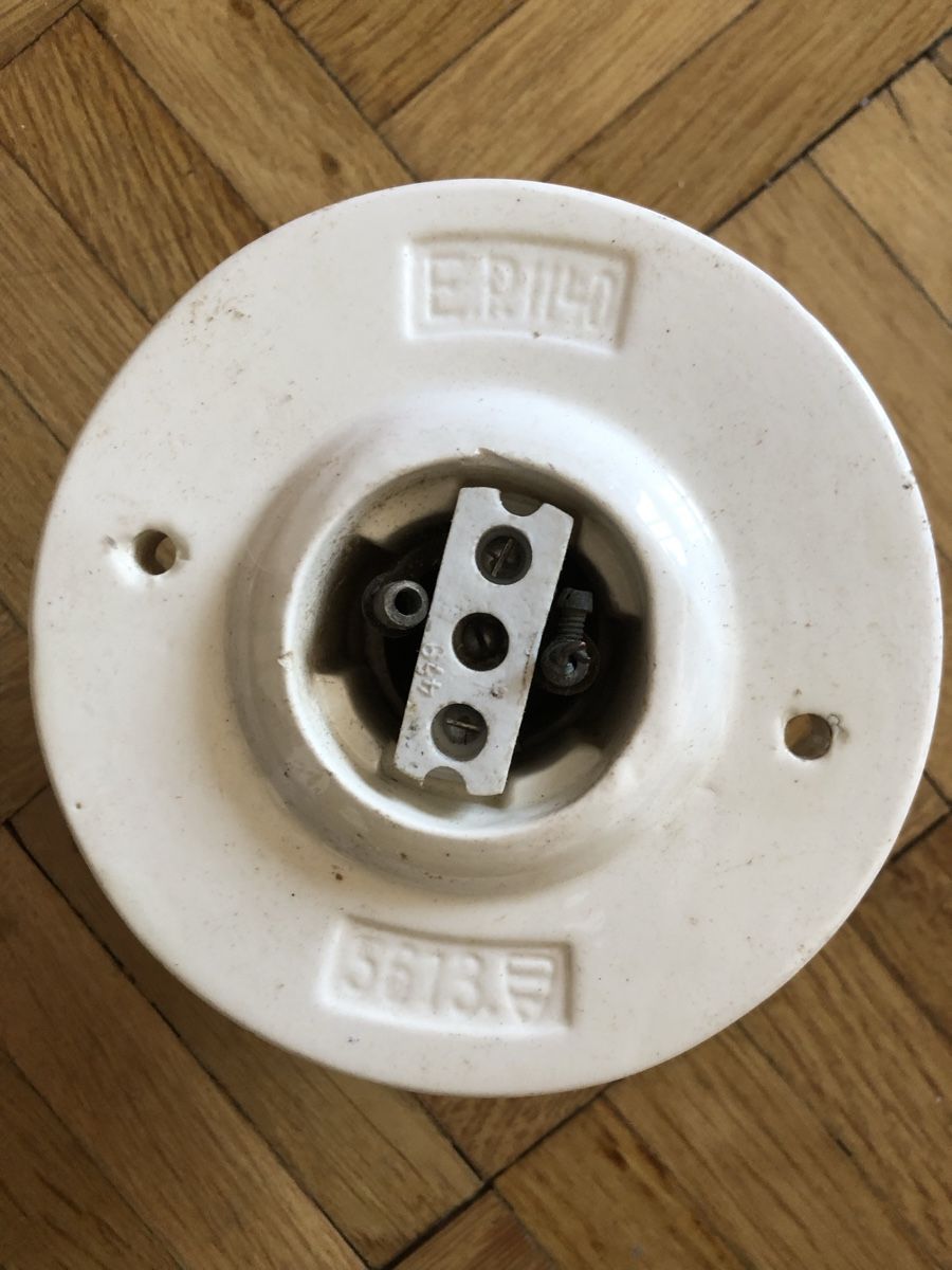 Lustres & lampes de plafonds: Lampenfassung Keramik antik – D'occasion à Basel par LukasLiederer 2
