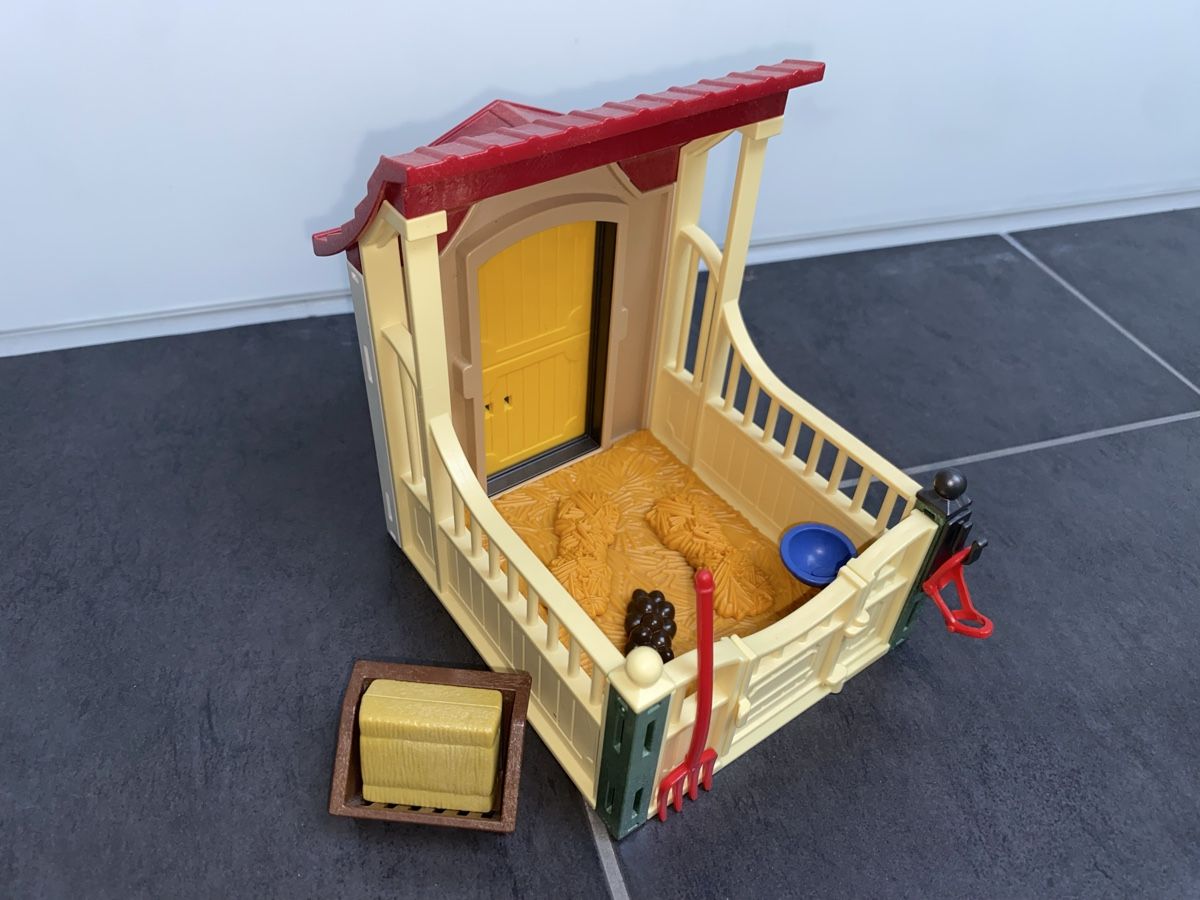 Playmobil Giocattoli: Playmobil Stall Set – Usato da Muhen venduto da Raven-77