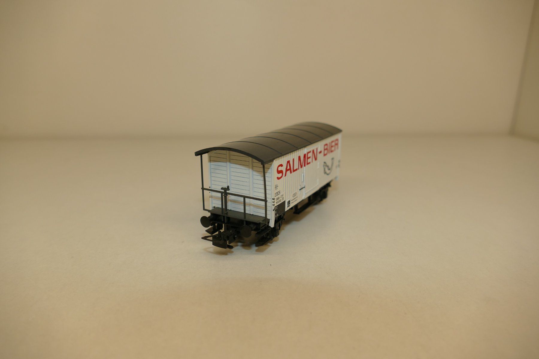 Liliput Trains électriques: Liliput H0: SBB Güterwagen Salmen-Bier – D'occasion à Niederhasli par rail-duerst 1