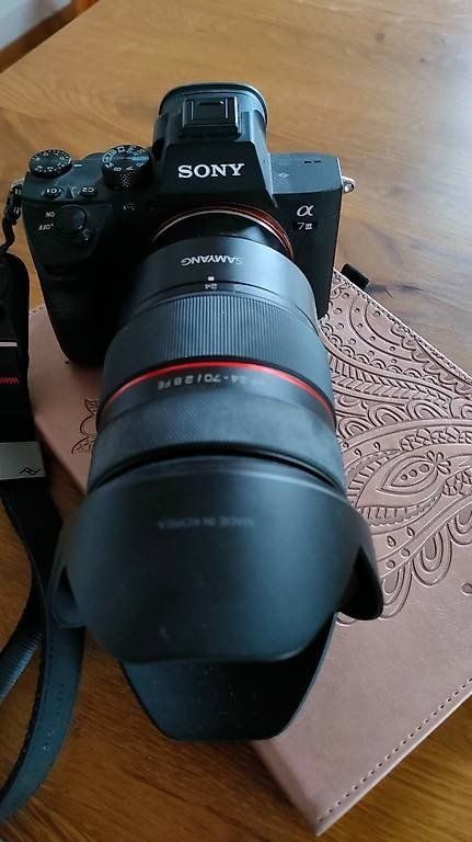 Sony Appareil photo: Sony A7III mit Samyang 24-70mm/F2.8 und Lowepro Fotorucksack – D'occasion à St. Margrethen SG par Angelo054