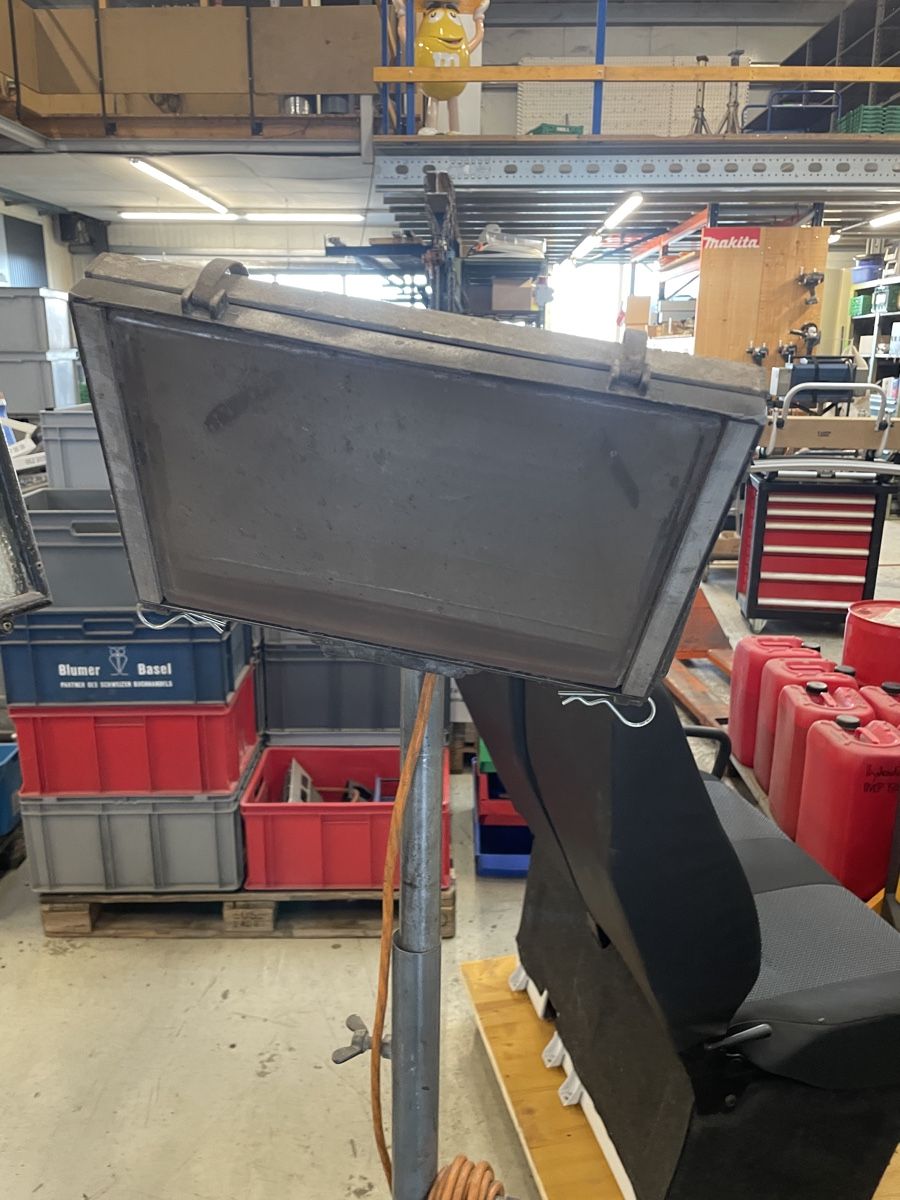 Lampade: Halogenscheinwerfer / Baustrahler – Usato da Flaach venduto da Binz 3