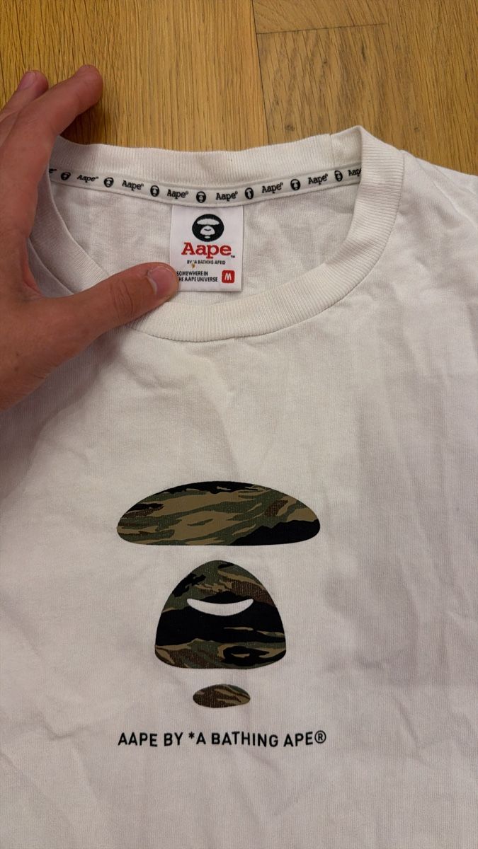 Bape T-shirt: AAPE by a bathing ape Tshirt – Usato da Basel venduto da nicolasschneeberger 1