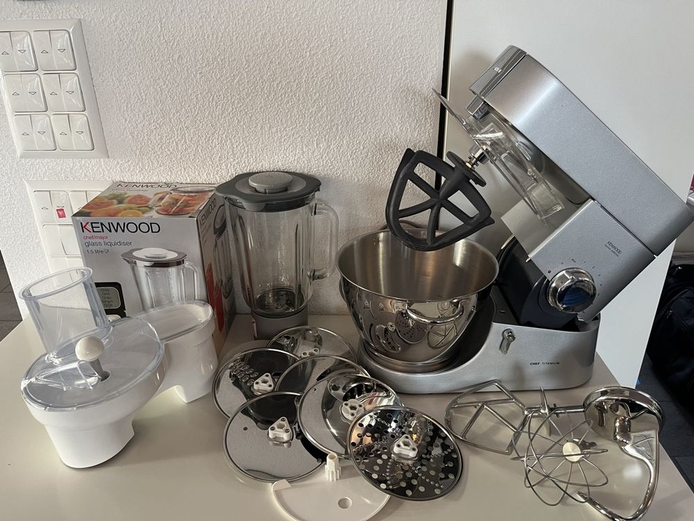 Kenwood Chef Titanium, Swiss Edition inkl. viel Zubehör Kaufen auf Ricardo