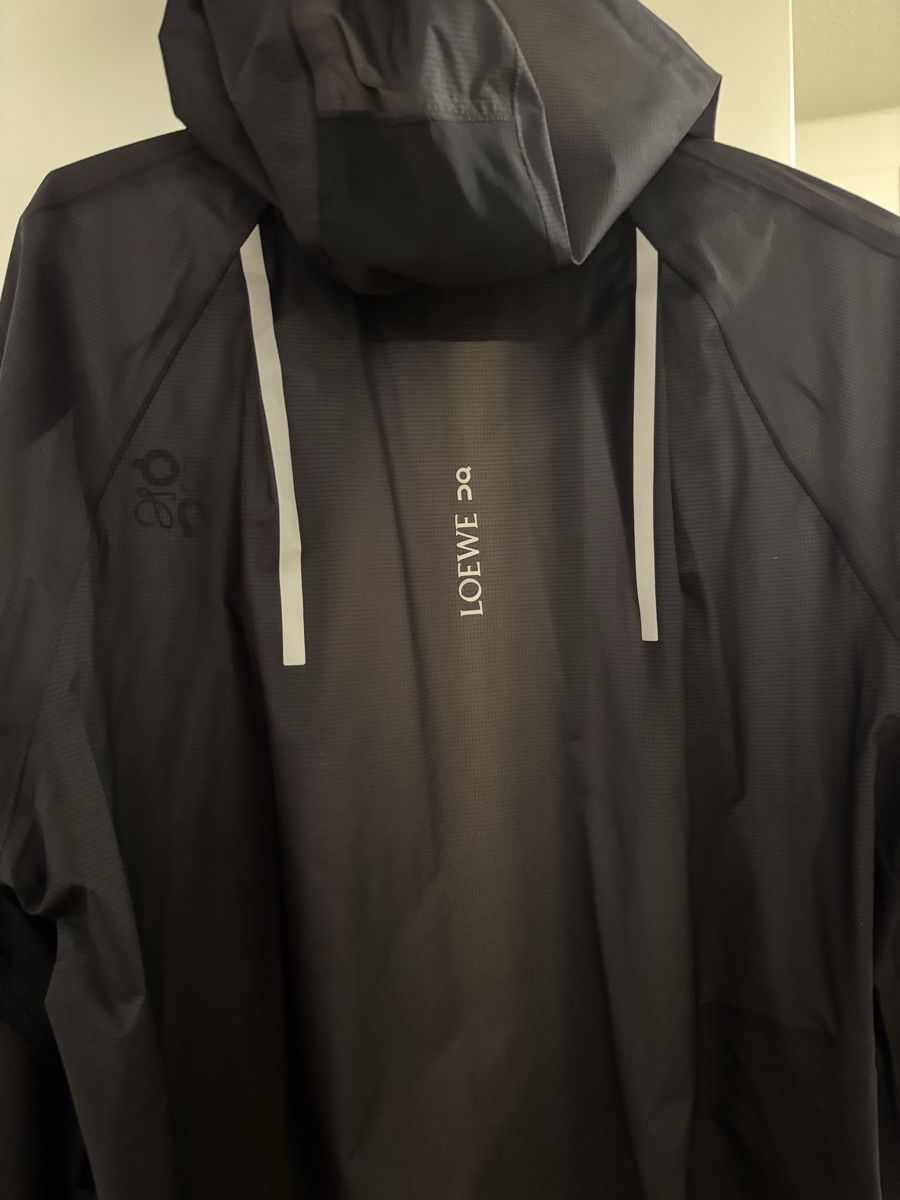 Loewe Giacche: LOEWE x On Ultra Jacket – Nuovo (secondo la descrizione) da Uetikon am See venduto da gre_5mqs 5