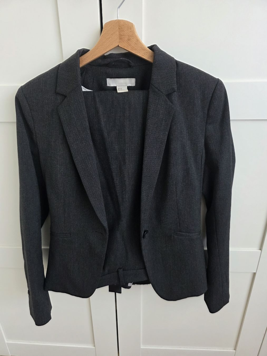 H&M Anzüge & Kostüme: ensemble 2 pièces H&M – Gebraucht aus Crissier von han_qn9v