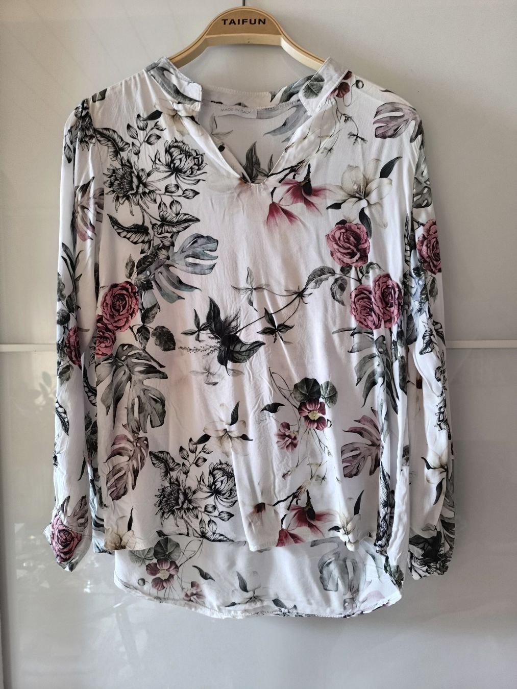 Camicette: schöne Bluse mit Blumenmuster – Usato da Fischbach LU venduto da BuBri