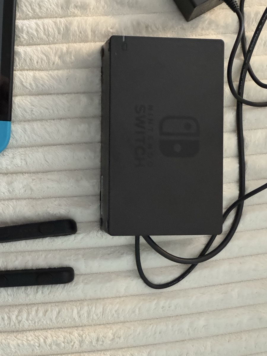 Nintendo Console: Nitendo Switch Mit Original Verpackung – Nuovo (secondo la descrizione) da Schötz venduto da mrs_7b8z 3