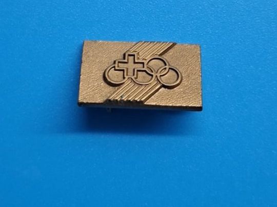 Spille & Fermagli: Brosche Schweiz Olympiade - Box 48 – Usato da Köniz venduto da Pinscollect