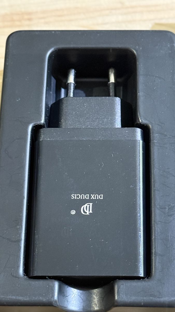 Caricabatterie: Chargeur USB Rapide C40 - Type C et USB - Neuf – Nuovo e nell'imballaggio originale da Morges venduto da DigiAC 2