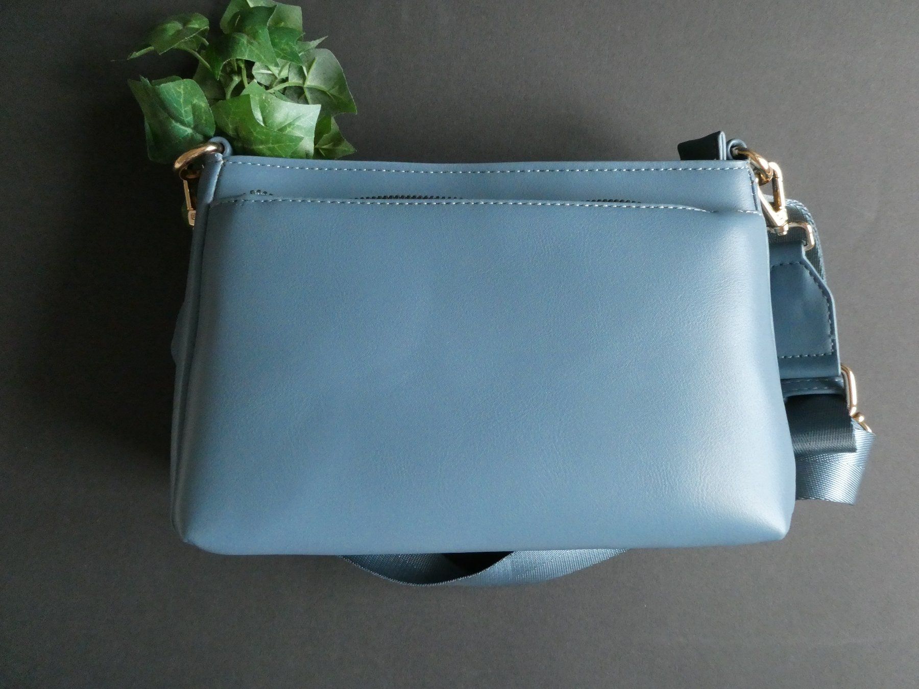 Borse da donna: Hellblaue vielfältige Umhängetasche / Tragtasche – Nuovo e nell'imballaggio originale da Zürich venduto da ursinas-shop 6