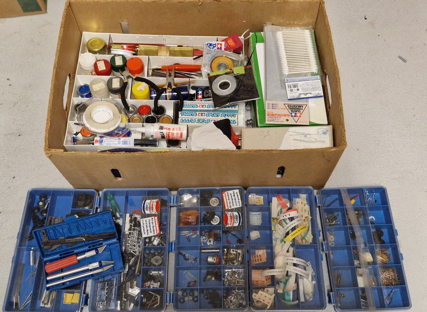 Modellini d'auto: Komplettes Modellbauerset – Usato da Hildisrieden venduto da Anthosa3