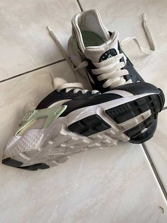 Schuhe für Jungen: Vend deux paires de baskets enfants – Gebraucht aus Morrens VD von gia_sfs5 2