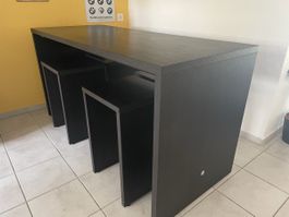 Bar/Stehtisch mit 4 passenden Hockern