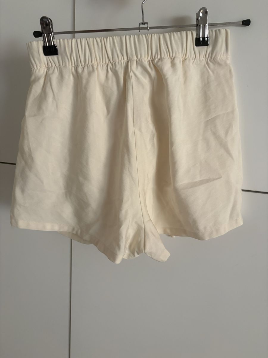 Bershka Pantaloni: Shorts Bershka crème taille S  – Nuovo (secondo la descrizione) da Pully venduto da kaba07 2