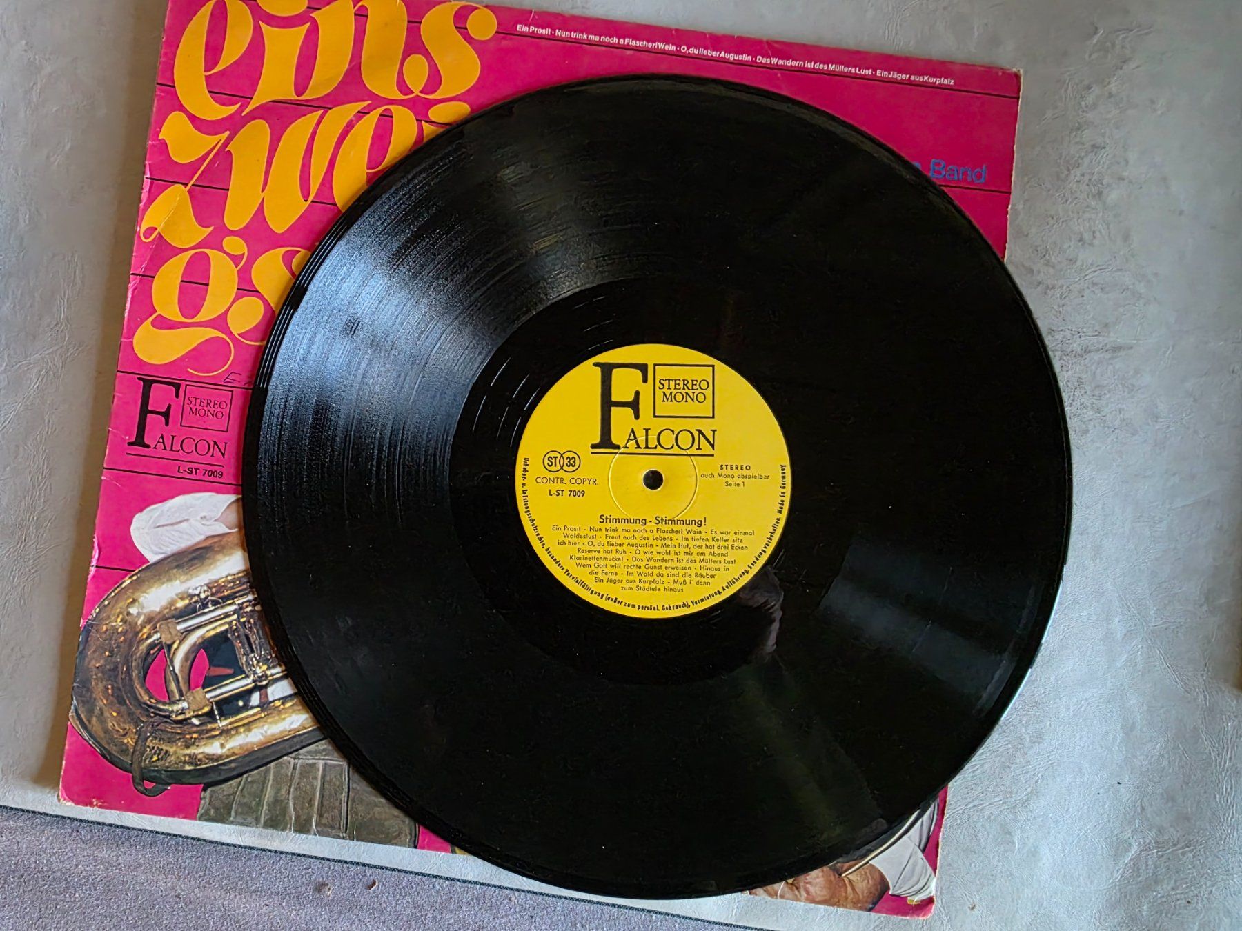 Dischi in vinile: LP: eins zwei gsuffa - Falcon L-ST 7009 – Usato da Walterswil BE venduto da Lonitti 2