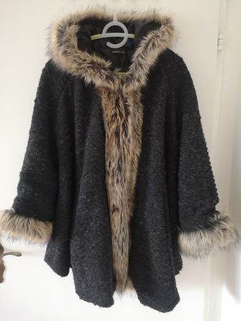 Winterjacke mit Kunstpelz Gr. 42 - Spendenaktion