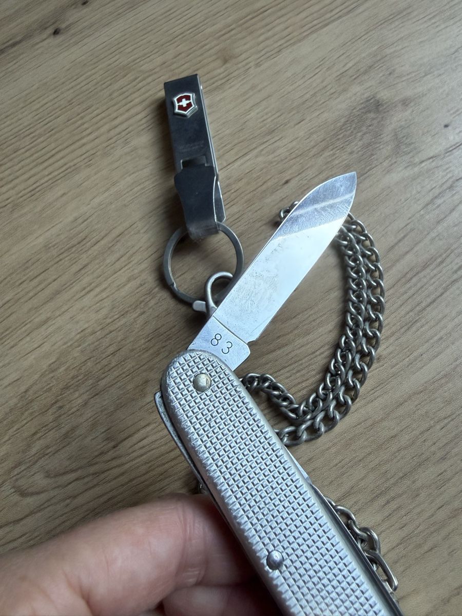 Victorinox Coltelli tascabile: Victorinox Sackmesser 1983 mit Gürtelhalter – Usato da Buch am Irchel venduto da Sweetharth 4