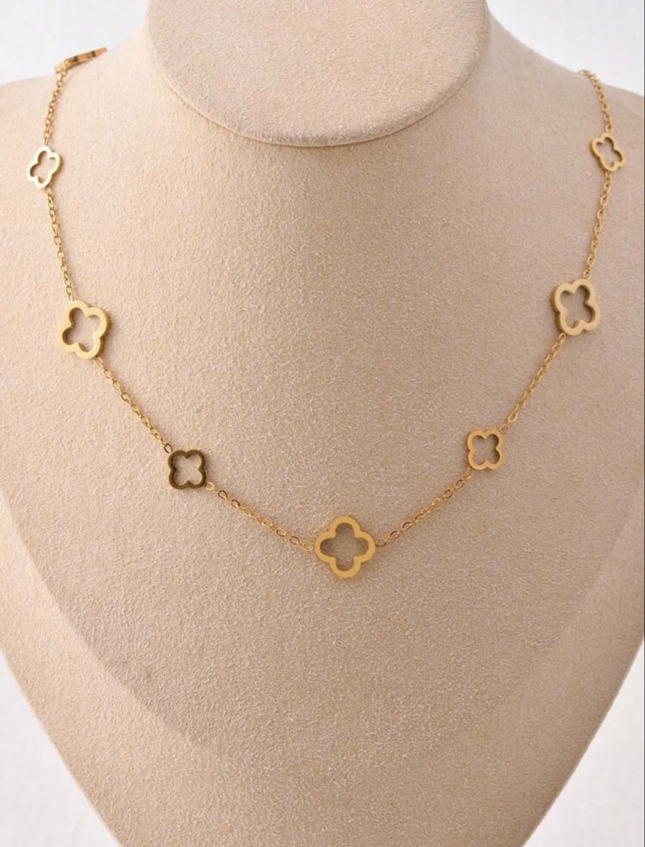 Colliers: Collier  – Neuf avec emballage d'origine à Châtel-St-Denis par Montclair_Swiss