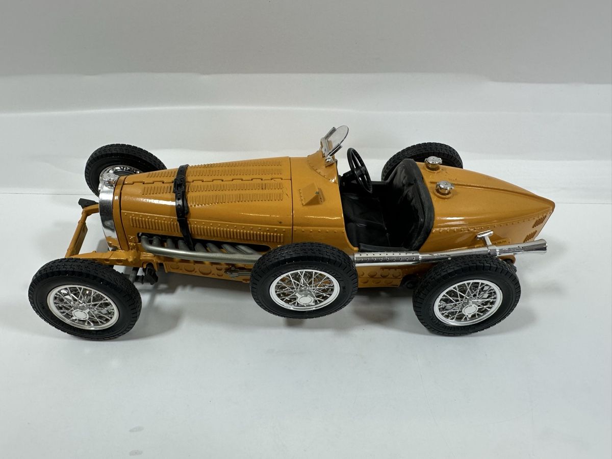 Bburago Modellautos: 1934 Bugatti Type 59 1:18, gelb, Bburago  – Gebraucht aus Zofingen von rf9_x2xt 9
