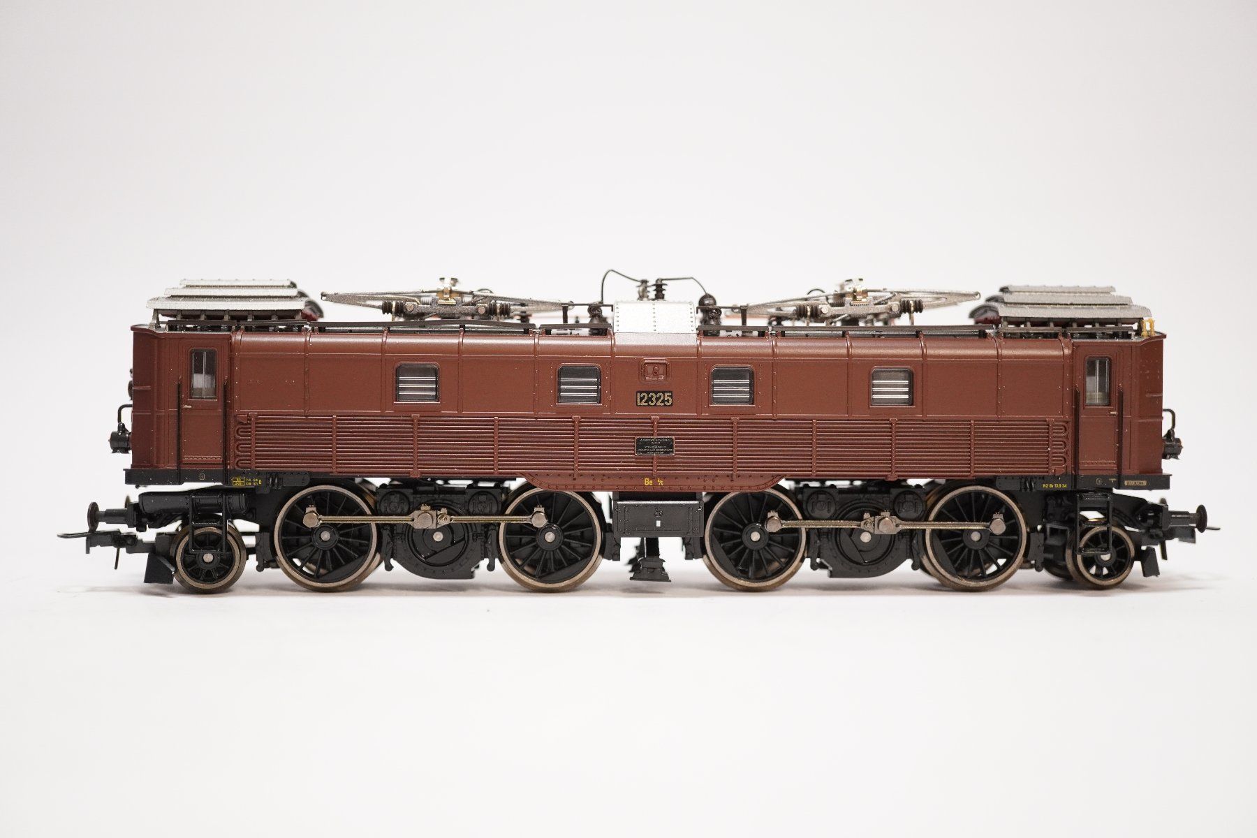 Roco Modellini di ferrovie: 1å Roco 73431 SBB Be 4/6 E-Lok braun – Usato da Uetendorf venduto da tigermuegi 1