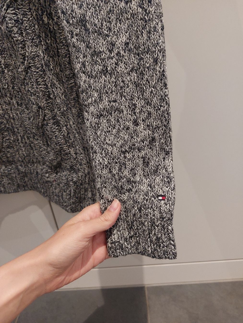 Tommy Hilfiger Maglioni & Felpe: Tommy Hilfiger Pullover – Usato da Wollerau venduto da _2kp5 3