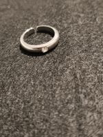 Ring mit Zirkonia, offen, flexibel, Grösse 17-19 mm