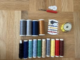 Nähgarn Set 15 Spulen mit Zubehör und verschiedene ReiseSets