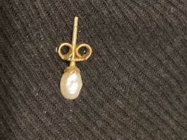 Einzelne Ohr Stecker  gold 585. 14k