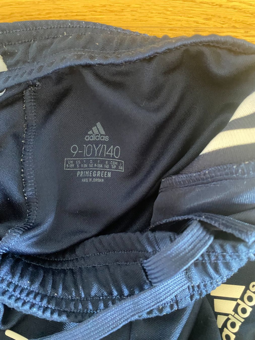 Adidas Pantaloni: Adidas Trainingshose 140 – Usato da Zürich venduto da GueBi2009 2