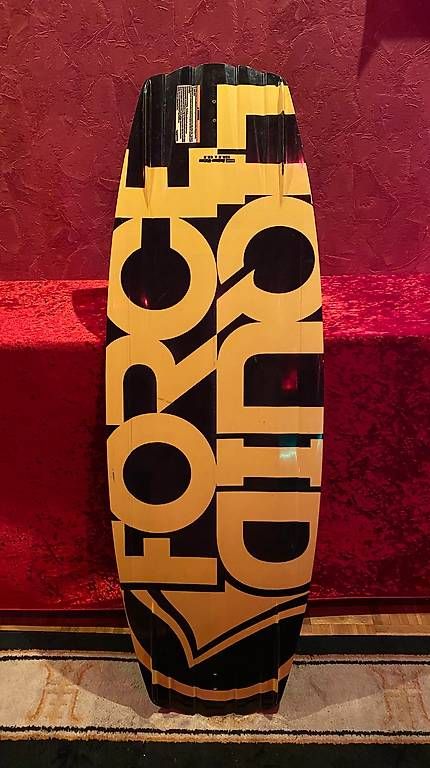 Tavole da surf e di nuoto: wakeboard Hyperlite 180.- – Usato da Aclens venduto da bac_bx8p 2