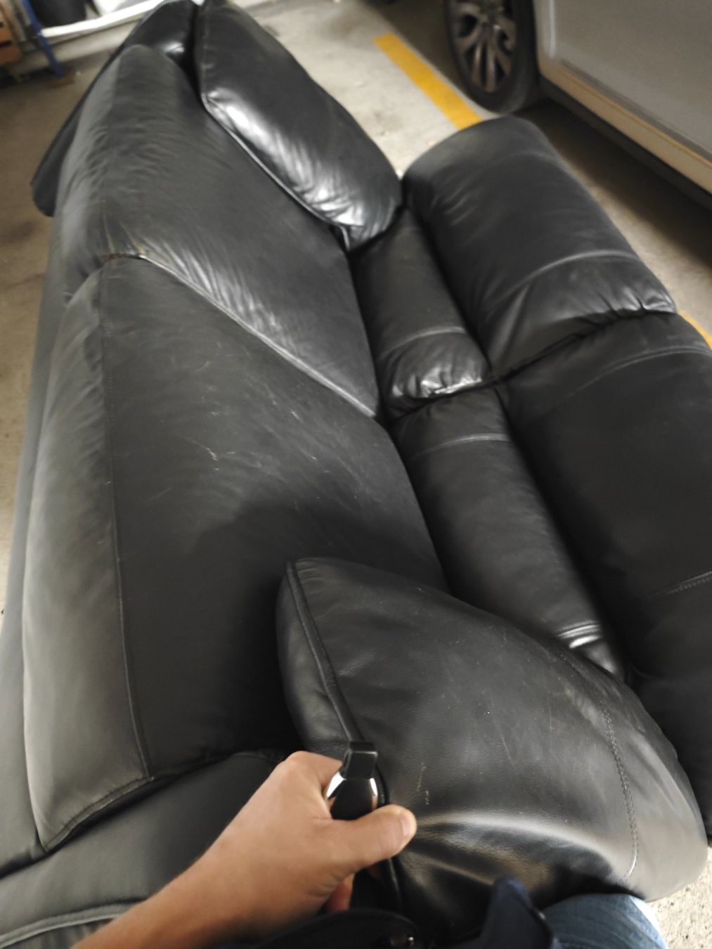 Conforama Divani: Sofa Leder schwarz 2-Sitzer – Usato da Beringen venduto da ble_nw7z 2