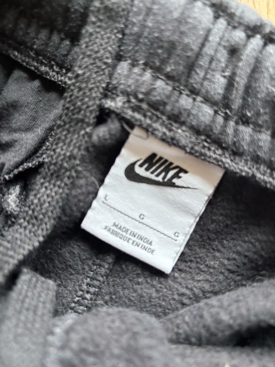 Nike Pantalons: Jogging noir NIKE – D'occasion à Genève par bha_jcf5 2