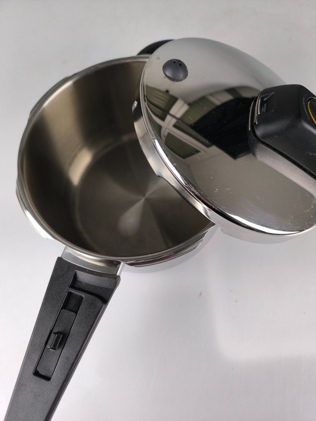 WMF Pentole: Schnellkochtopf WMF Perfect – Usato da Rüti ZH venduto da Restwert_Rueti_ZH 2