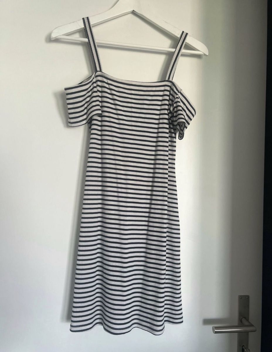 Robes: GESTREIFTES KLEID GRÖSSE S – D'occasion à Dübendorf par ali_g7p8