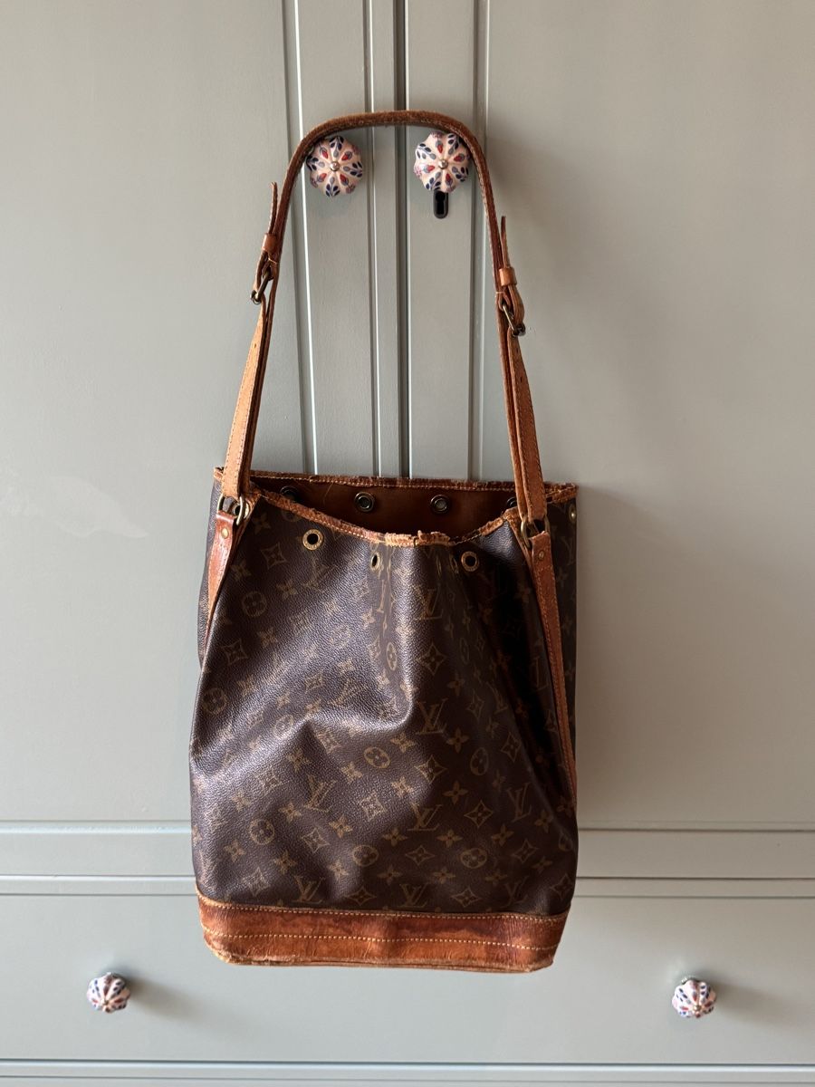 Louis Vuitton Borse da donna: Louis Vuitton Beuteltasche Noé Monogram Canvas stark gebrauc – Usato da Bern venduto da Annis3