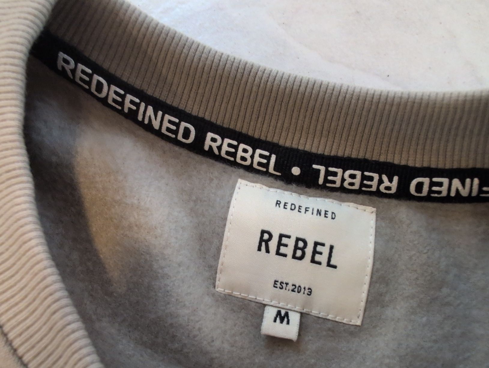 Pullover & Sweatshirts: Pull Redefined Rebel, Taille M, Gris - Look Tendance! – Gebraucht aus CORMINBOEUF von savaja 2