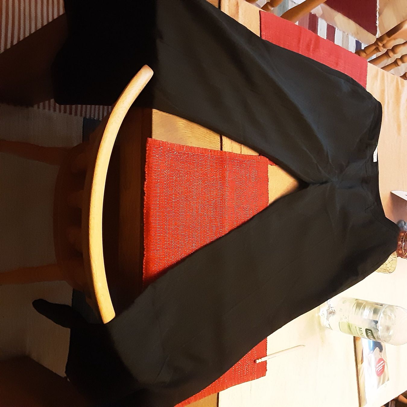 C&A Pantaloni: Tolle schware Hose Grösse 44 – Nuovo e nell'imballaggio originale da Ebnat-Kappel venduto da Youssou