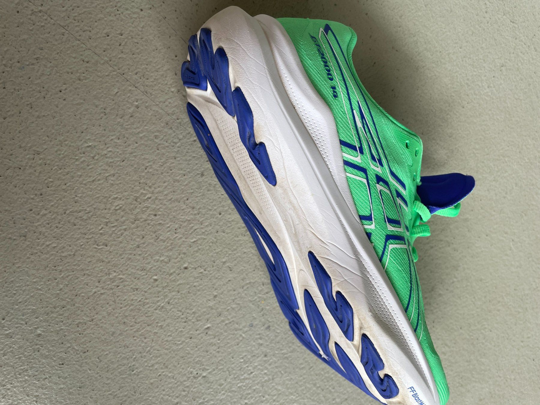 Asics Herrenschuhe: Joggingschuh asics GT 2000 / 14 – Gebraucht aus Ittigen von bodycross-01 2