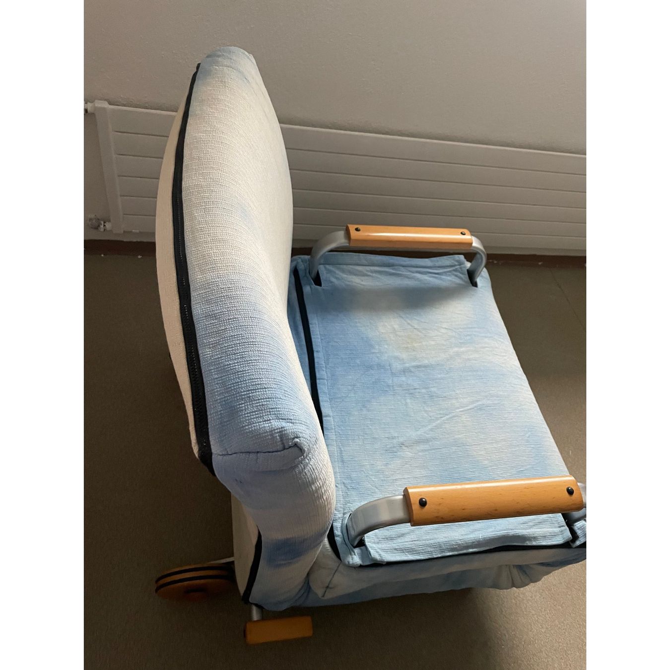 Poltrone: Chill-Sessel massiv auf Rädern wird einfach zu Bett-waschbar – Usato da Amriswil venduto da fit8580 4