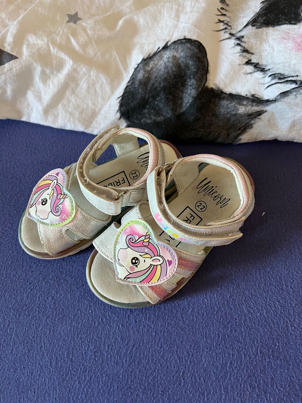 Chaussures filles: Einhorn Glitzer Sandalen – D'occasion à Thalwil par lom_858j