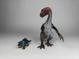 Un petit et un grand dinosaure