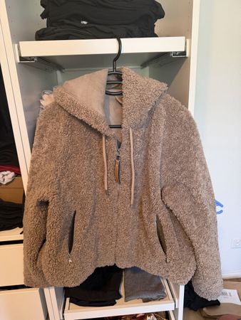 Fleecejacke mit Kapuze beige Grösse L guter Zustand