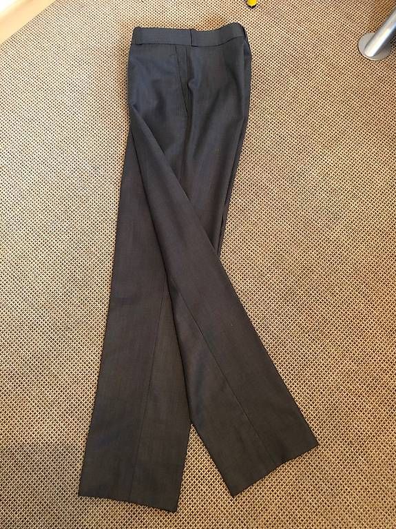 Pantaloni: Anzughose grau – Usato da Hinwil venduto da Hiwikeb